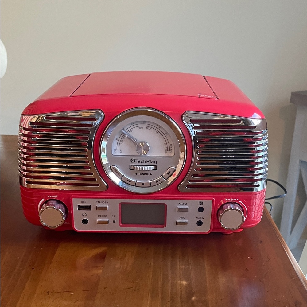 TechPlay Retro Red Radio/CD player with power cord